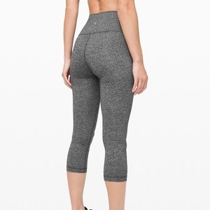 Lululemon wunder under high rise luxtreme 21” crop